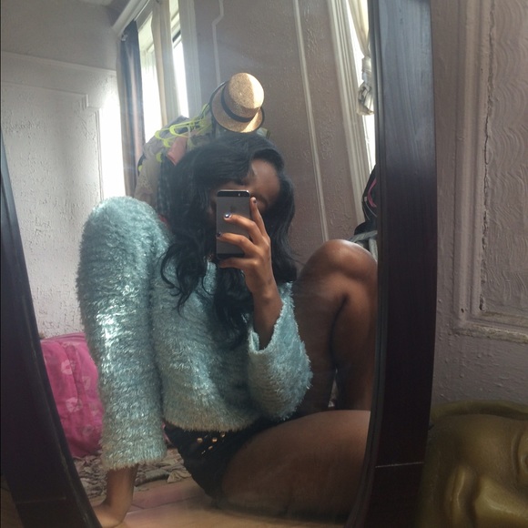 Blue sweater - Picture 2 of 3