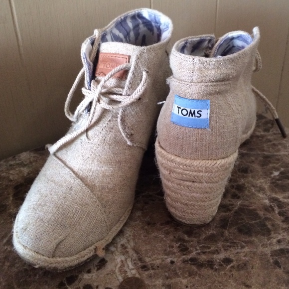 TOMS wedges