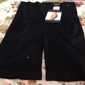 Marilyn Monroe intimates thigh slimmer