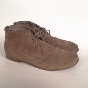 Desert boots