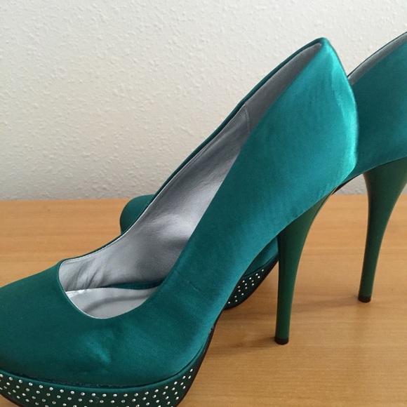 Green Satin Heels - Picture 3 of 3