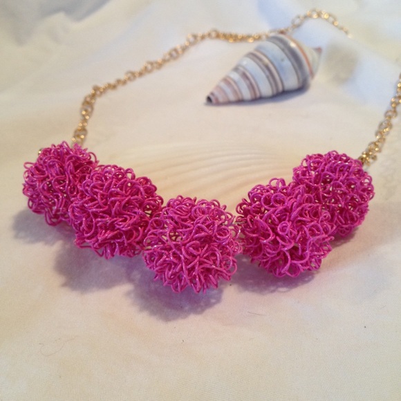 Jewelry - 💕️Posh Statement Necklace💕