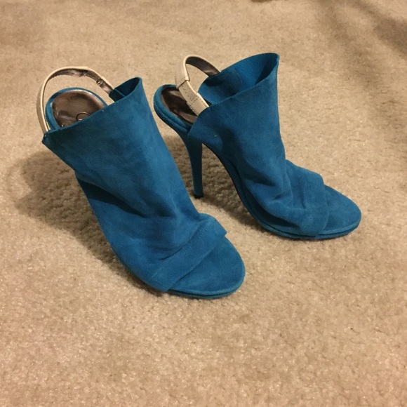 Carlos By Carlos Santana, sz 7.5. Worn once.
