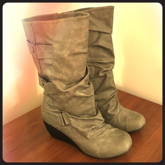 NWOT Gray Slouchy Boots