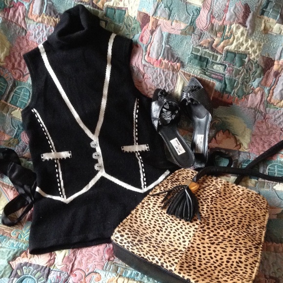 Sleeveless sweater knit top