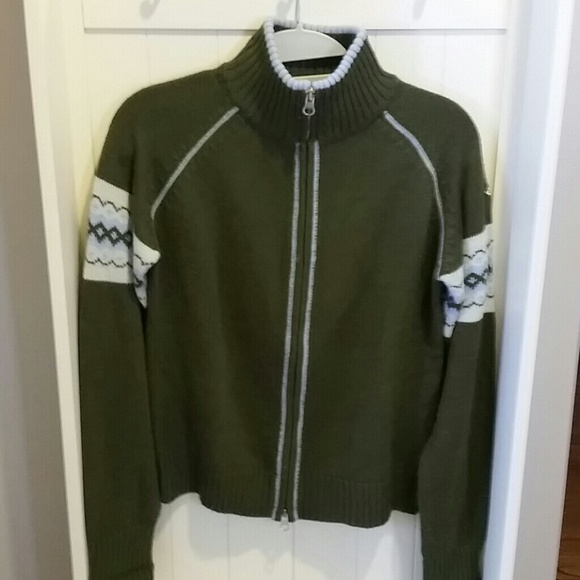 Zip sweater