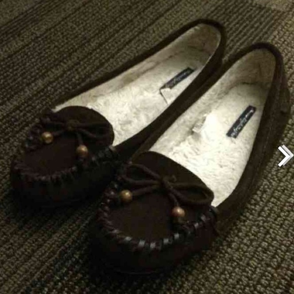 American Eagle moccasins slippers