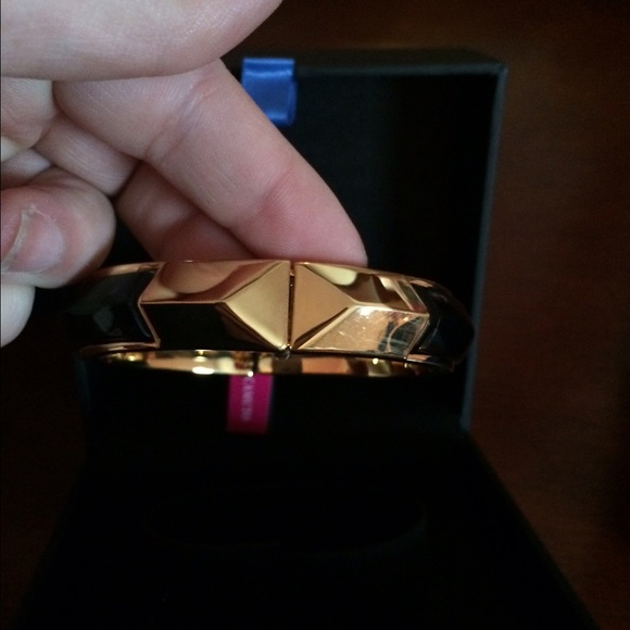 Vince camuto bracelet