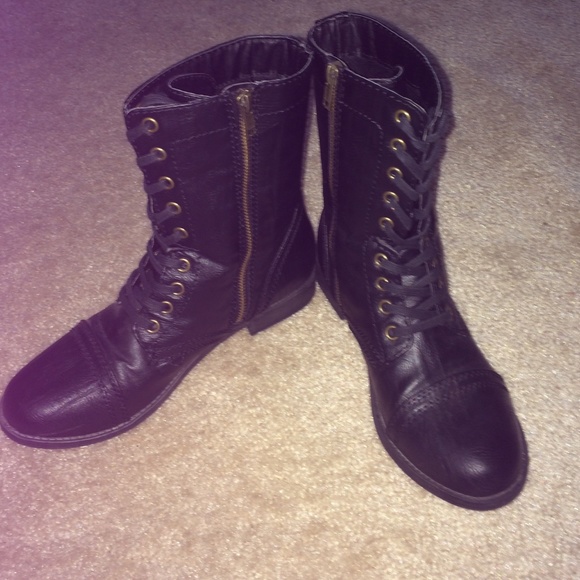 Combat Boots 👢 - Picture 1 of 2