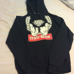 "stay fresh" size small pull-over