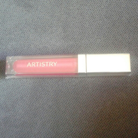 Lip gloss - Picture 2 of 3