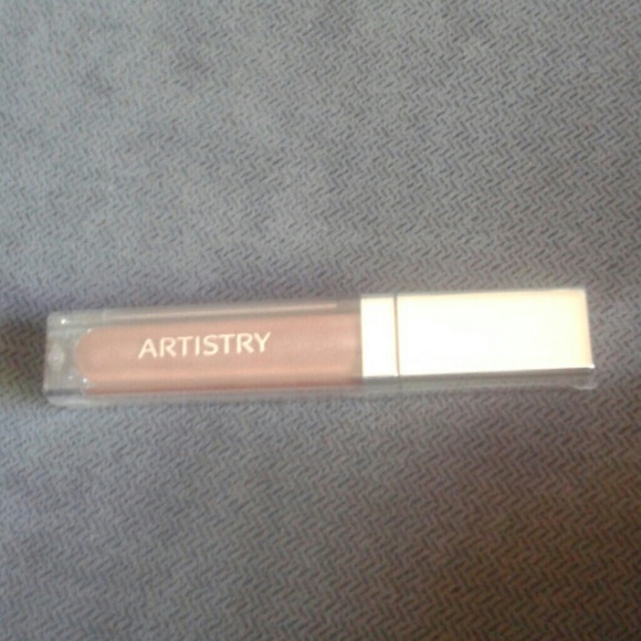 Lip gloss - Picture 3 of 3
