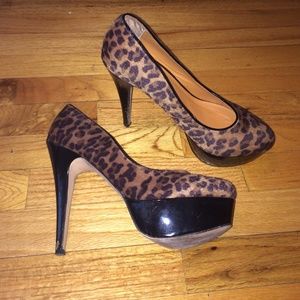 Leopard Platform Pumps