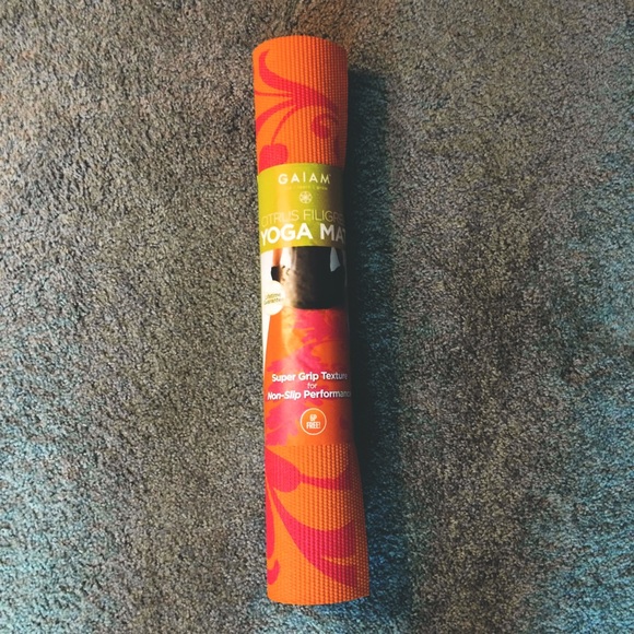 GAIAM YOGA MAT