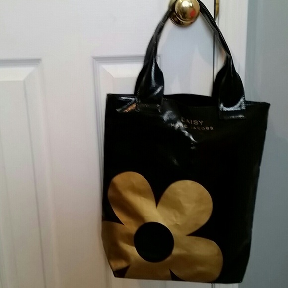 Marc jacobs bag with daisy