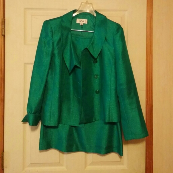 Dress suit
