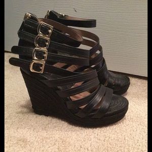 VINCE CAMUTO ESPADRILLE WEDGE