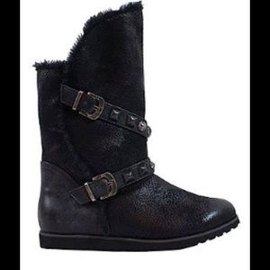 Comfy cute Black sueded boot no trades