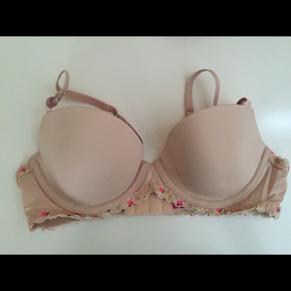 Victoria's Secret Pink Bra.