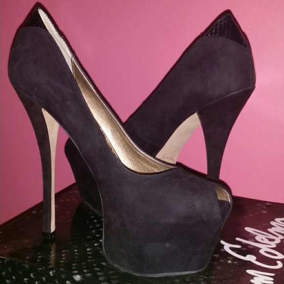 Sam Edelman Alexa pump