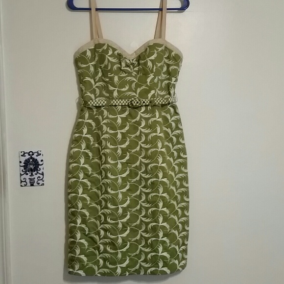Green embroidered dress with belt