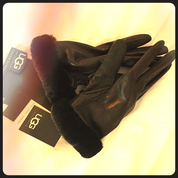Never worn touch screen compatible UGG gloves - Picture 1 of 1