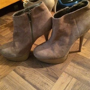 Champagne pink suede Steve Madden ankle booties