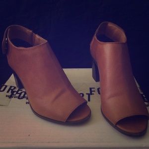 Not Steve Madden🚫Fall Booties