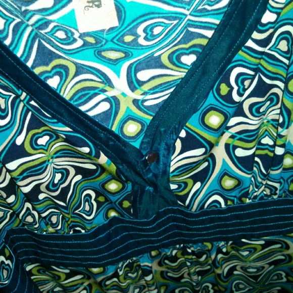 L8ter Tops - Beautiful long colorful top