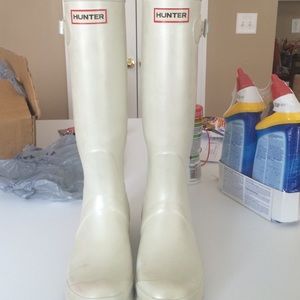 White Hunter Boots