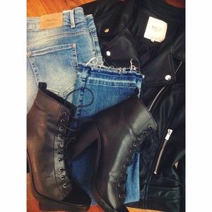 🎉price drop!Zara cropped straight distressed jean