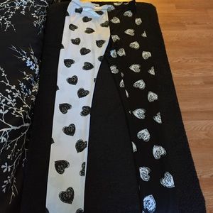Super cute black and white leggings