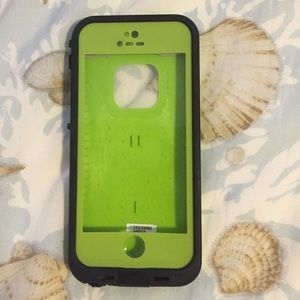 iPhone 5/5s lifeproof  case green