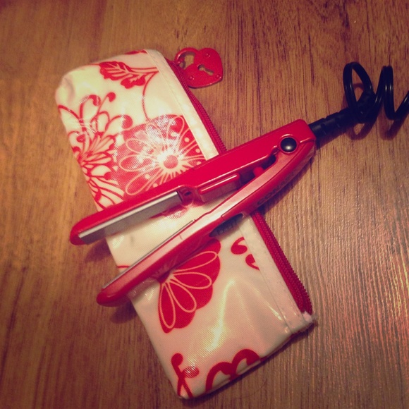 Portable flat iron