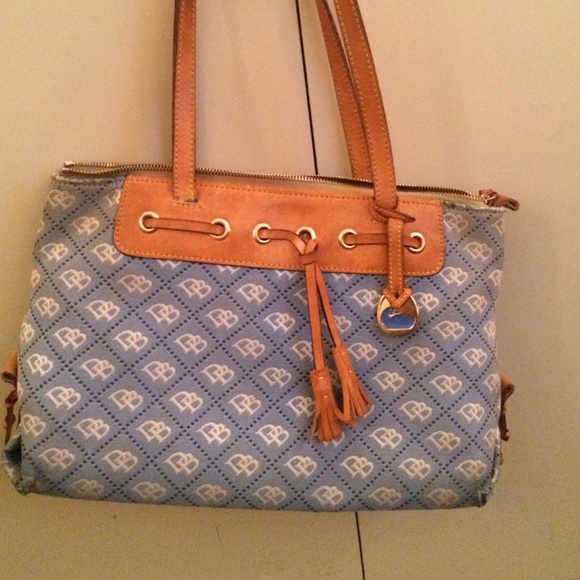Dooney & Bourke Handbags - Dooney & Bourke Bag