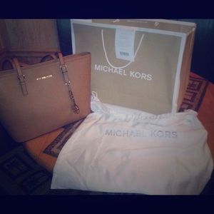 Michael kors purse