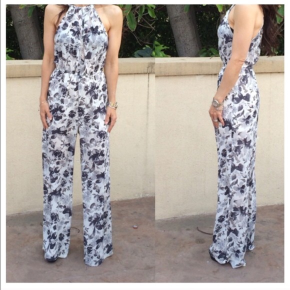 Stunning wide leg jumpsuit LOWEST PRICE SALE - Picture 3 of 3