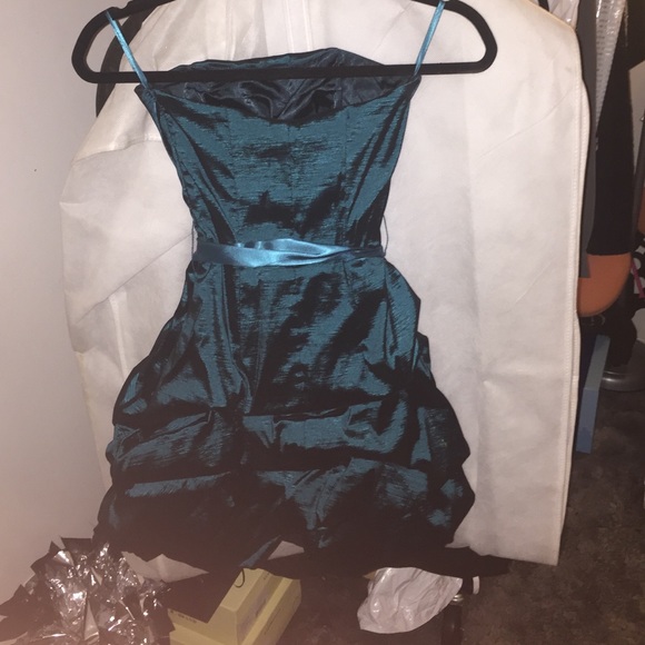 Cache dress - Picture 2 of 3