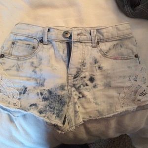 Mudd lace trim shorts