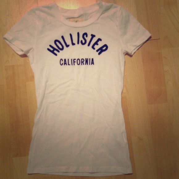 White Hollister t shirt