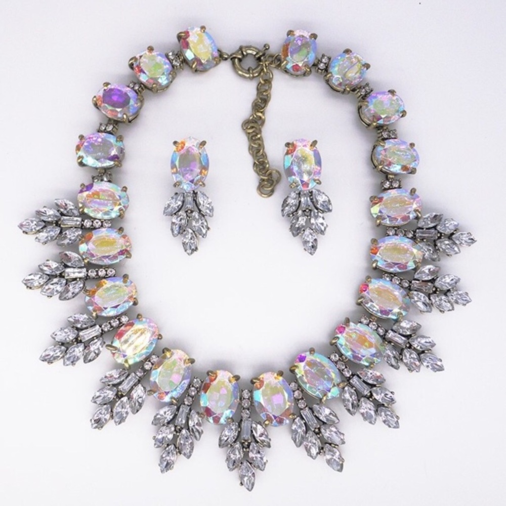 Jewelry | Glam Statement Necklace - Picture 2 of 5