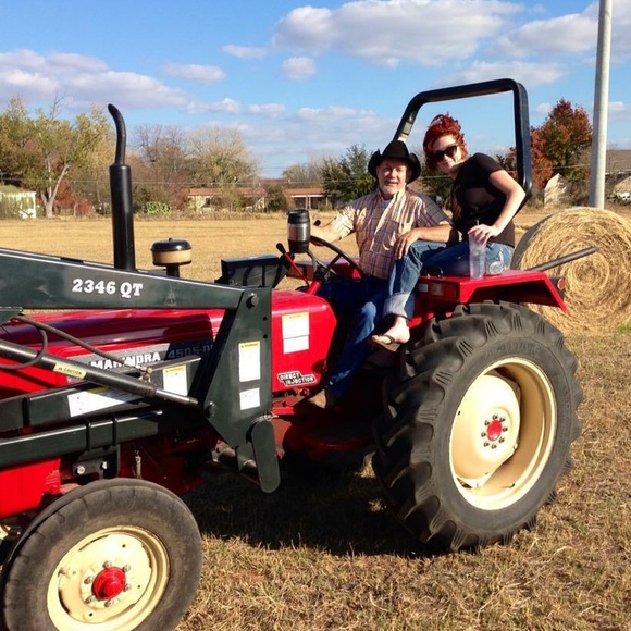 MEET YOUR POSHER๐๐๐ฆ๐ - Picture 4 of 4