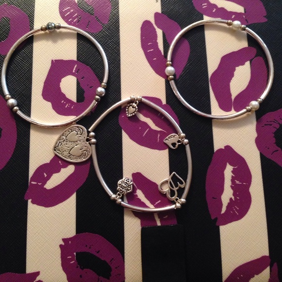 3 bracelets - Picture 2 of 4
