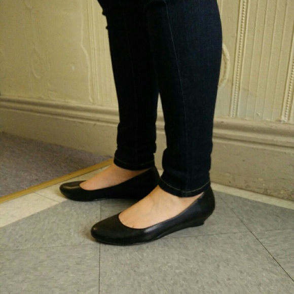 Black wedged flats