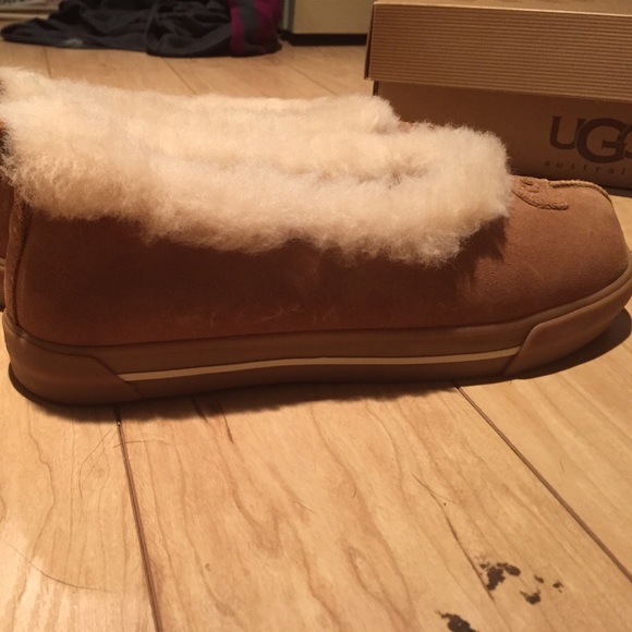 Ugh Rylan, never worn - Picture 3 of 4