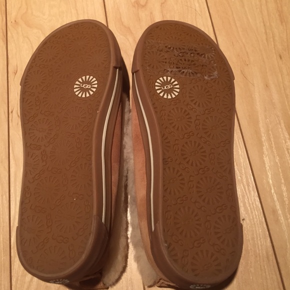 Ugh Rylan, never worn - Picture 4 of 4