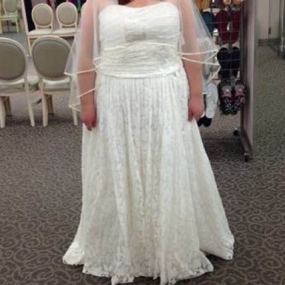 David's Bridal Dresses & Skirts - Galina Wedding Dress