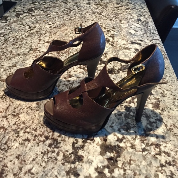 BCBG leather heels