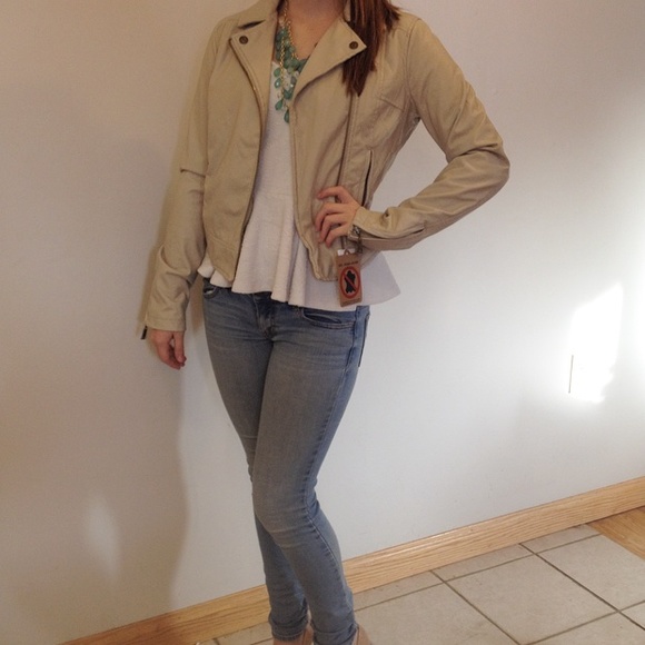 🔅SOLD🔅 NWT Tan Leather Jacket - Picture 3 of 4