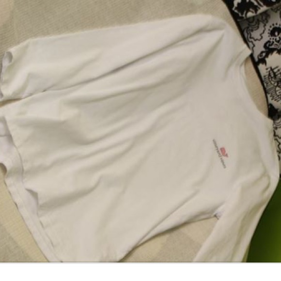 Vineyard vines!! Childs large.